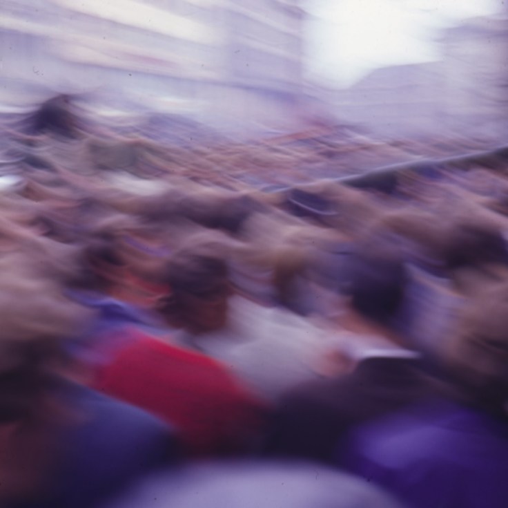 Prague_Protestors_meet_Tanks_1968_Robert_Aish_eye_witness